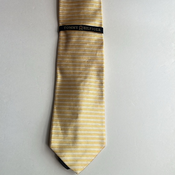 Tommy Hilfiger Men’s Tie NWT Silk Yellow - Picture 9 of 9